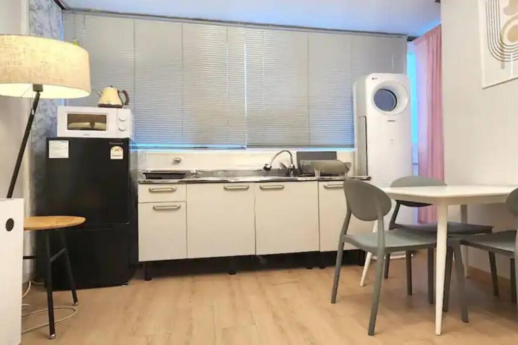 A-2 Hapjeong Stn, Hongdae, Sangsu, 3br Apartment *